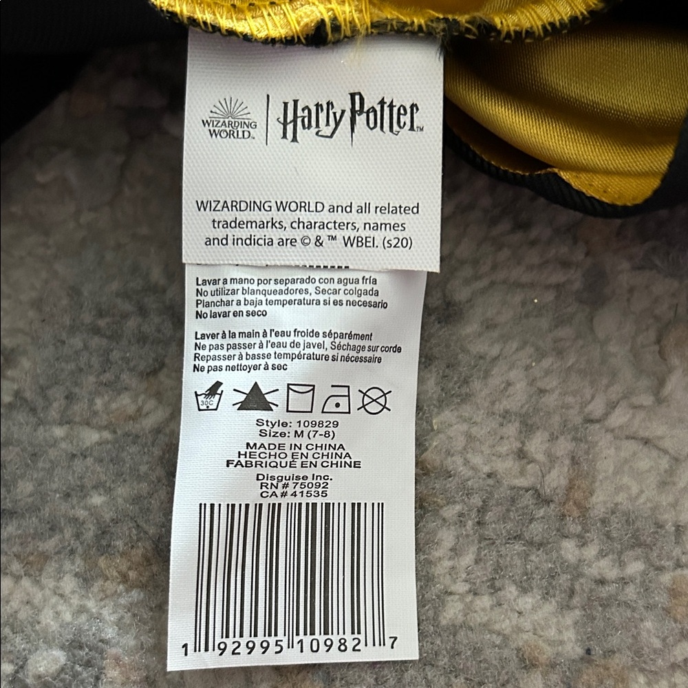 Black and Gold Wizard Robe - Picture 3 of 3